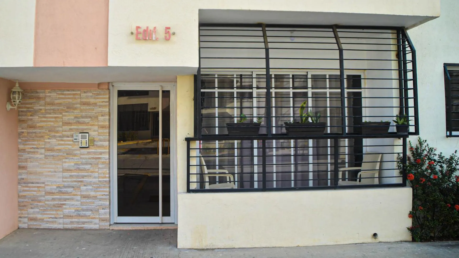 Apartment New Homely Apart In Santo Domingo Este, Los Frailes La Alianza